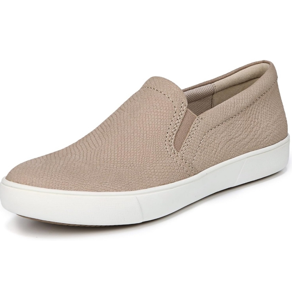 Comfortable Fashion Sneakers by "Naturalizer" NWOT